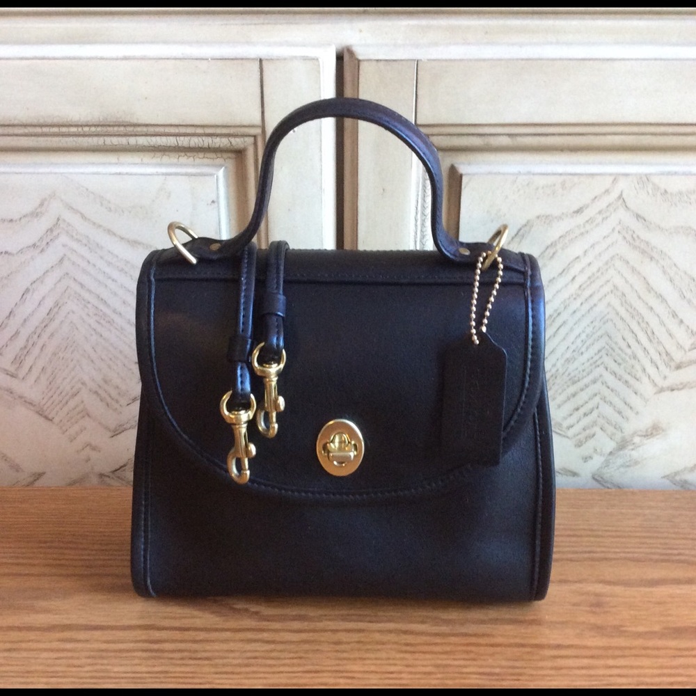 Vintage Coach Regina-Black leather